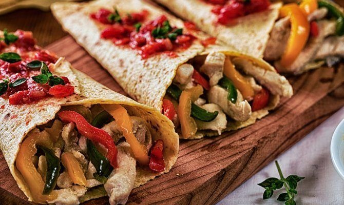This chicken fajita recipe is loaded with chicken, cheese, and spices.